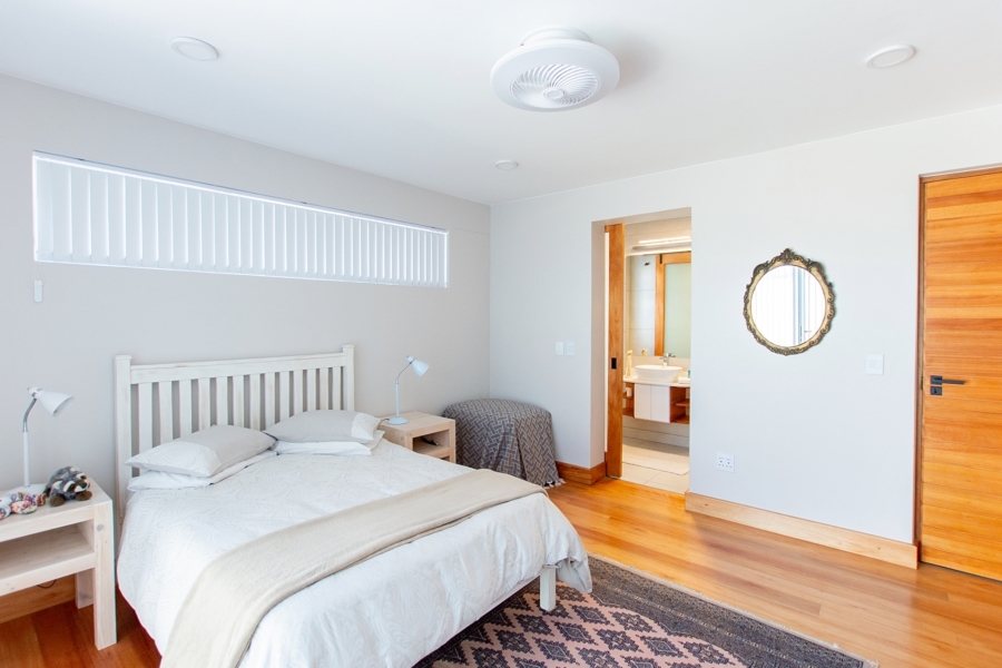 5 Bedroom Property for Sale in Paradise Beach Western Cape